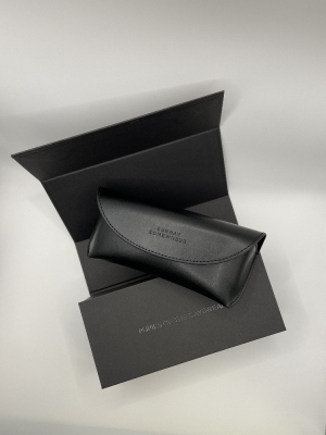 circa 400x SU0002 Sunday Somewhere glasses cases, consisting of 5x 80 case boxes