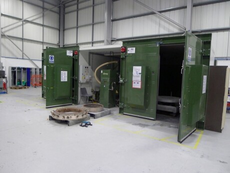 Hodge Clemco Enviroclean twin walk in shotblaster with mobile turntables and extraction system Serial number: 52676 (A Method Statement and Risk Assessment must be provided, reviewed and approved by the Auctioneer prior to any removal work commencing on t