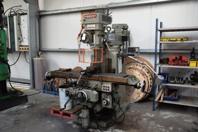Anayak vertical milling machine with Newall controls (Packing)
