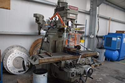 Anayak vertical milling machine with Newall controls (Packing) - 3
