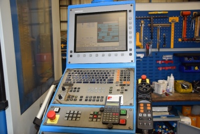 CME FS1, 3-axis CNC Vertical milling machine with Heidenhain controls, Hilma Eouroline machine vice, workbench and a quantity of tooling S/N 392 (2007) (A Method Statement and Risk Assessment must be provided, reviewed and approved by the Auctioneer prior - 3