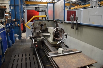 Colchester Mastiff gap bed centre lathe with workbench, tool cabinet and a quantity of tooling S/N 8/0004/03202 (A Method Statement and Risk Assessment must be provided, reviewed and approved by the Auctioneer prior to any removal work commencing on this - 3