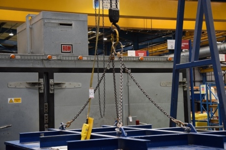 Unbranded 2000KG capacity mobile gantry crane with Morris electric chain hoist and pendant controls (Bay 1)