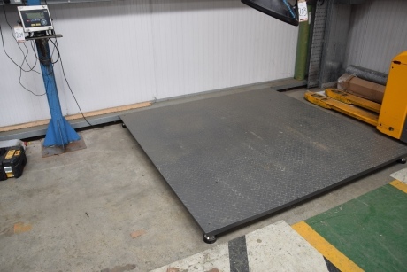Steel weighing platform (200cm x 200cm) with Turier 130S digital readout (Packing)
