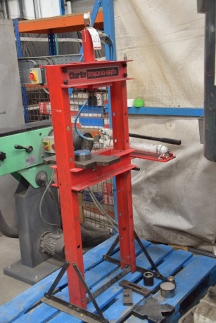 Clarke Strong Arm 10 ton capacity hyraulic press (Bay 2)