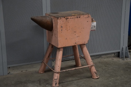 Cast iron pig anvil (Bay 2)