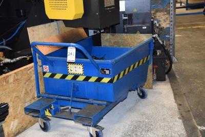 Unbranded 600KG capacity tipping skip (Bay 3)