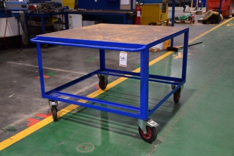 Welded steel mobile workbench 120cm x 120cm (Bay 3)