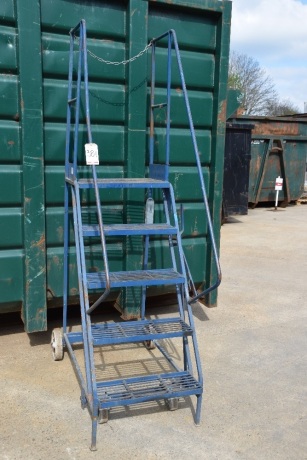 Steel 5 rise mobile access steps (Yard)