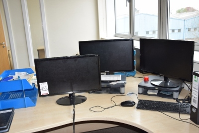 3 Samsung 22 inch flat panel monitors (Offices second floor engineering) - 2