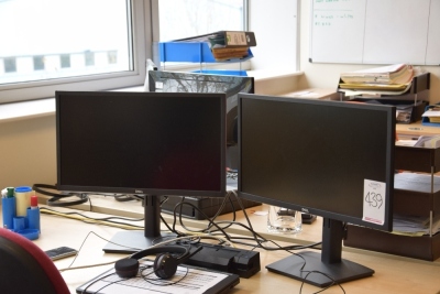 6 Dell 22inch flat screen monitors (Offices second floor accounts)