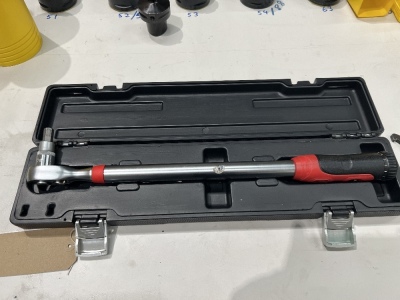 Sandvik Capto & BT50 Tool changing holder, with accompanying tool changing equipment (Bay 3) - 3