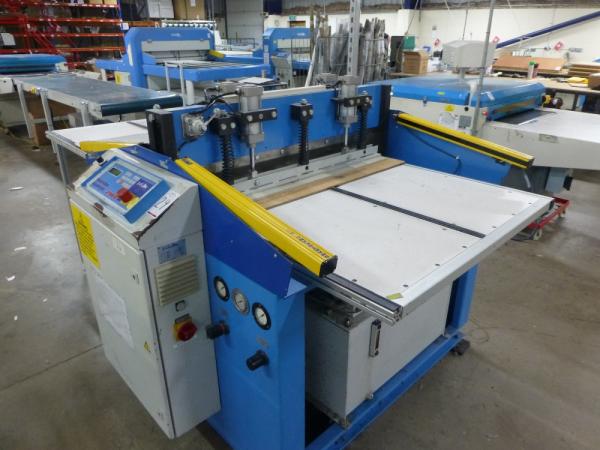Polytex ZS 102 down stroking cutter, s/n 202 (1997) with Smartscan light guards, delivery table and 1000 mm maximum cutting width