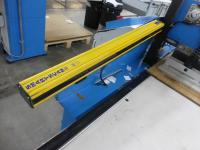 Polytex ZS 102 down stroking cutter, s/n 202 (1997) with Smartscan light guards, delivery table and 1000 mm maximum cutting width - 4