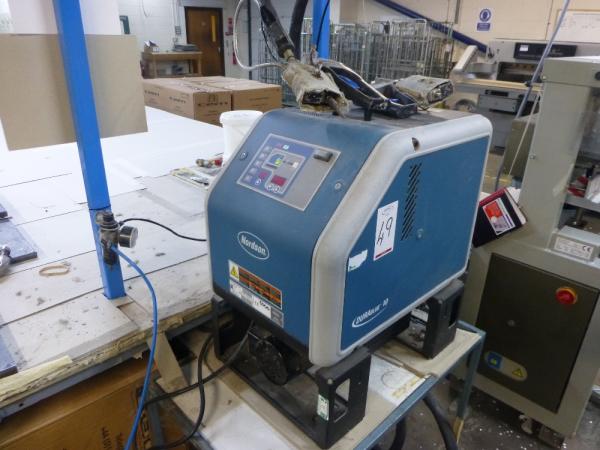 Nordson Durablue 10L hot glue machine s/n AN05H05492 with 2x Nordson hand held glue dispensers