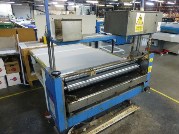 Rebord hot gluer s/n HY100A9410027 (1994) 1100 mm roller width
