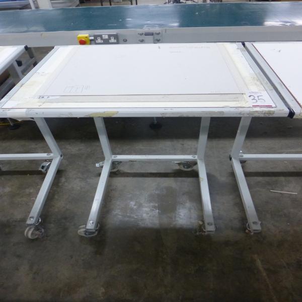 2x (760 mm x 640 mm) steel framed work trollies, closed height 1040 mm