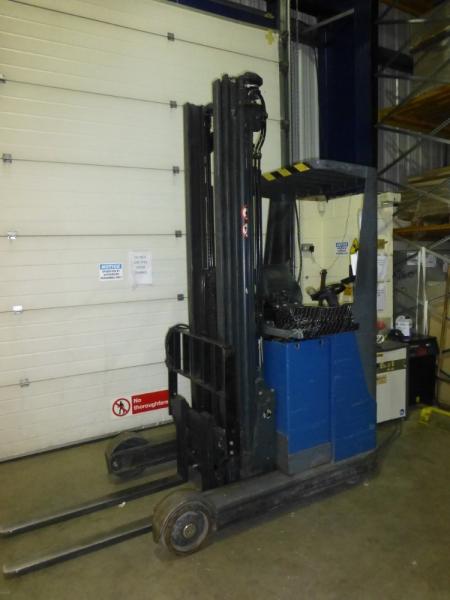 Still 1400 Kg capacity battery reach truck, maximum lift height 7100 mm with charging unit (not in use - faulty battery) (Please note: This lot has no record of thorough examination (LOLER). The purchaser must ensure a LOLER thorough examination is carri