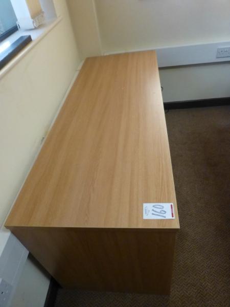 1600 mm x 600 mm x 700 mm oak effect storage unit