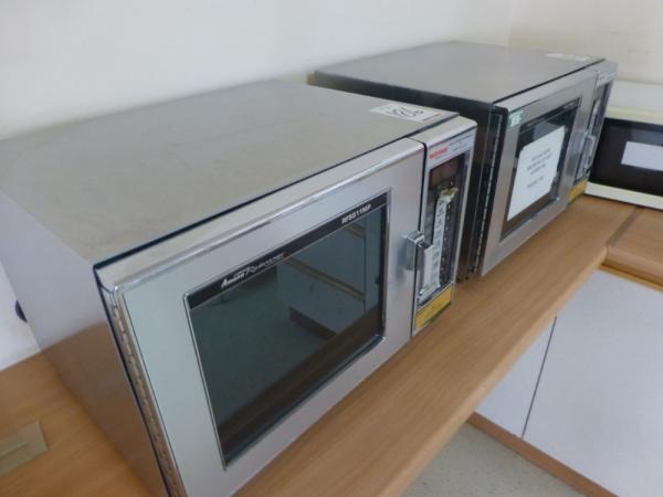2x Amana commerical radarrange RFS 511MP microwave oven