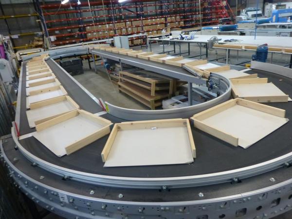 Interrole 10,010 mm x 3,500 mm powered carousel conveyor with belt width 910 mm, s/n 1458382.10.2 (2016) (A Method Statement and Risk Assessment must be reviewed and approved by the Auctioneer prior to any removal work commencing on this lot.)