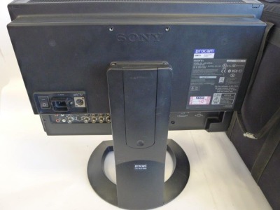 Sony LMD-2050W Professional Video Monitor with Carry Bag - 2